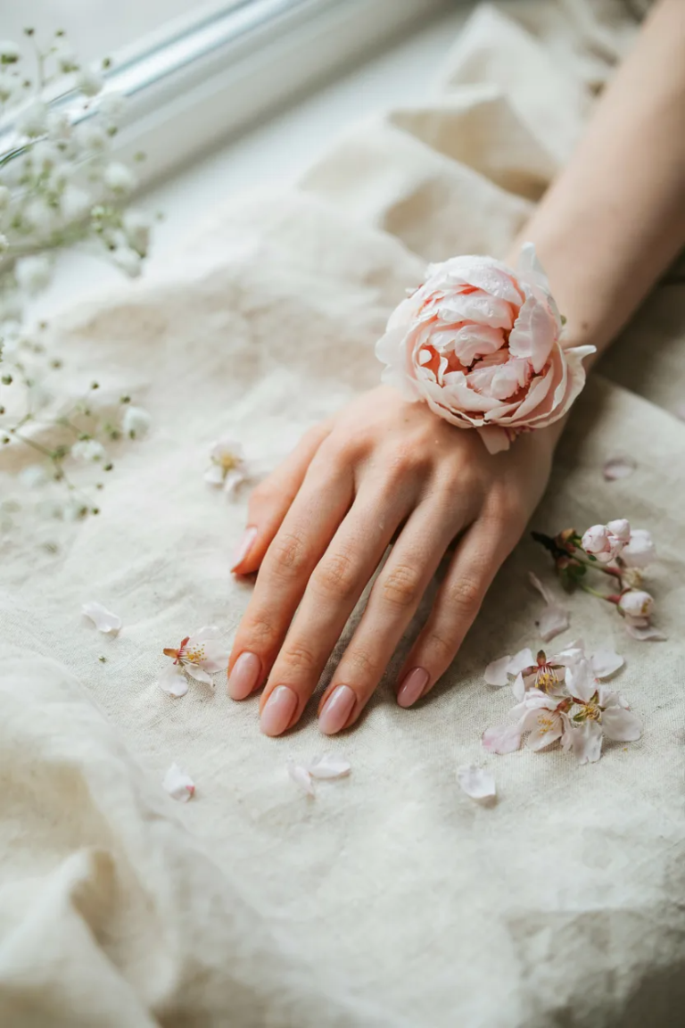 21 Trendy Spring Almond Nails for 2026 Featuring Soft Pastel Designs